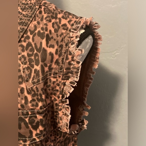 English Rose Leopard Print Denim Jacket - Picture 8 of 12